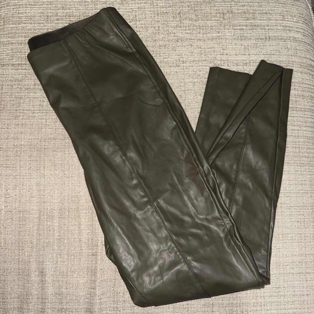 ⭐️H&M Olive Green Leggings